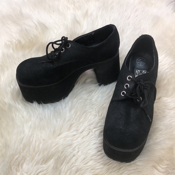 T.U.K. Nosebleed Platform Shoes - Picture 3 of 8